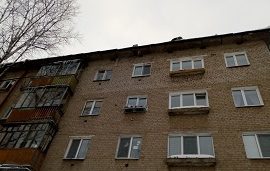 Очистка кровель домов от снежных навесов и наледи Очистка кровель домов от снежных навесов и наледи