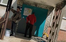 Покраска входных групп дома по адресу ул. Пушкарская, 67 Покраска входных групп дома по адресу ул. Пушкарская, 67