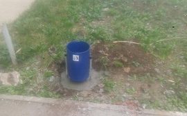 Замена урн возле подъездов