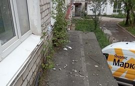 Очистка козырька дома по адресу б. Гагарина, 58А Очистка козырька дома по адресу б. Гагарина, 58А