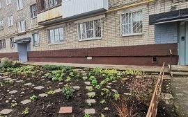 Окрашивание цоколя дома по адресу ул. Макаренко, 8