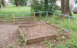 Демонтаж игровых элементов на детской площадке по адресу ул. Крупской, 51