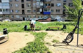 Покраска лавочек на детской площадке по адресу ул. Студенческая, 18