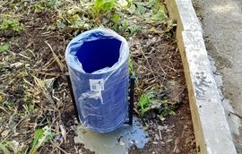 Установка урн возле дома по адресу ул. Дружбы, 19